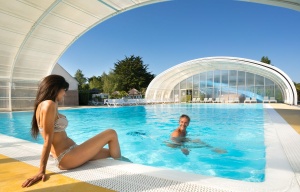 piscine couverte chauffée détente