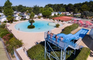 toboggan multiglisse en grande hauteur
