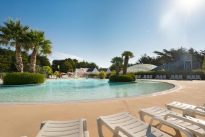 lagon piscine extérieure chauffée - transats