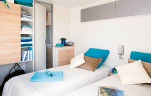 mobil home 4 personnes premium - la chambres 2 lits