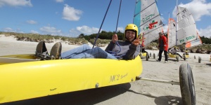 camping plage partenaires loisirs char à voile détail