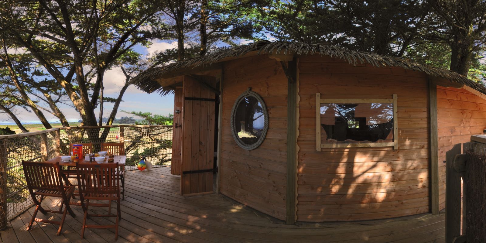 Cabane dans les arbres - extérieur